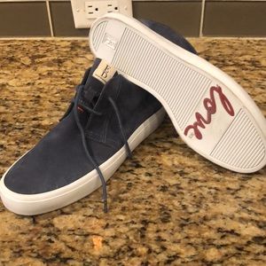 Blue suede ankle height sneakers